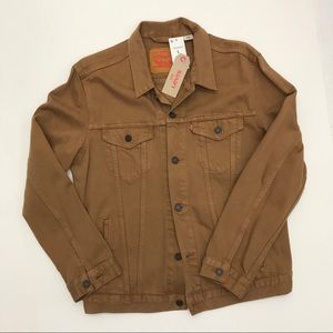 New! Levi’s denim jacket! Size large. 🔥